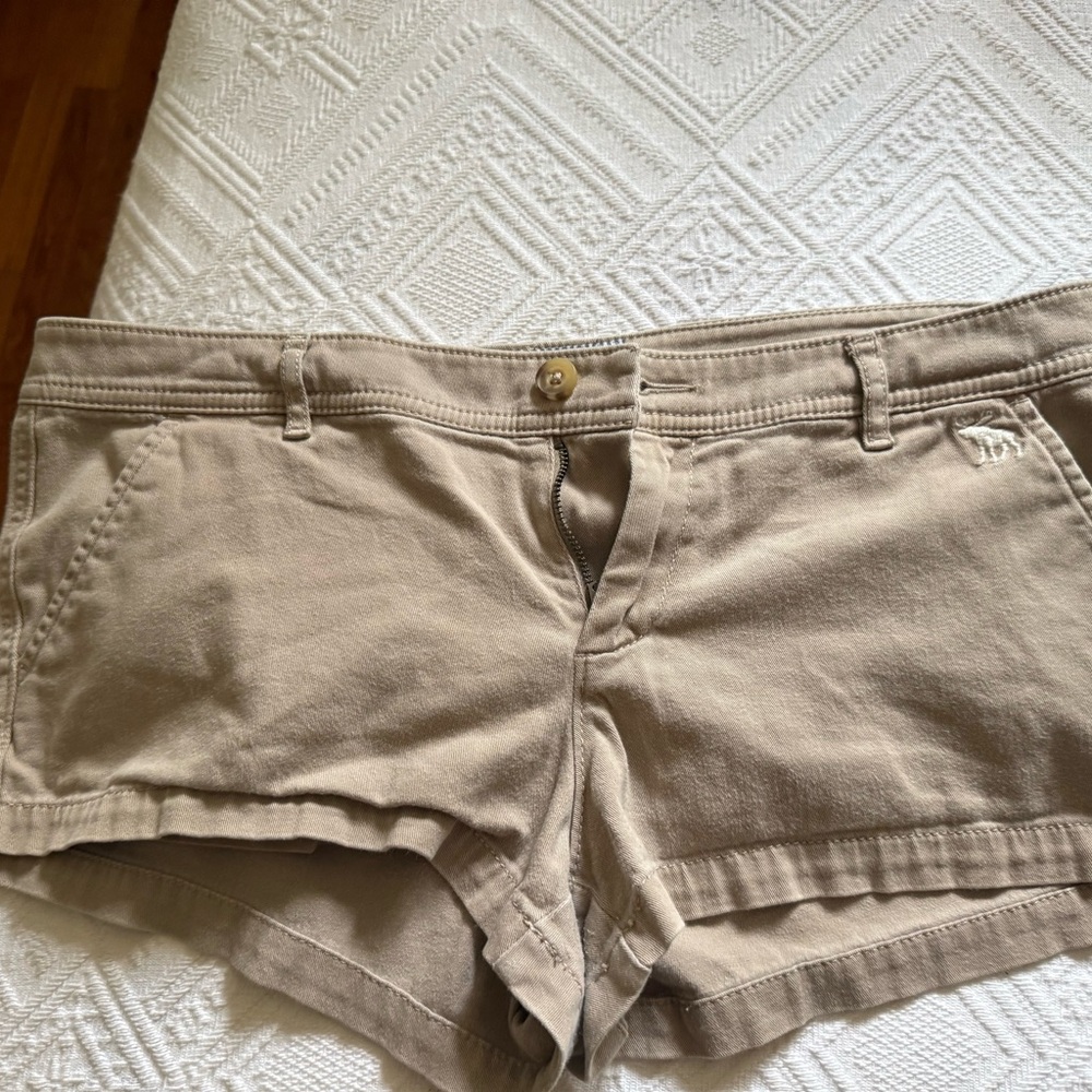 Abercrombie & Fitch Tan Cargo Shorts